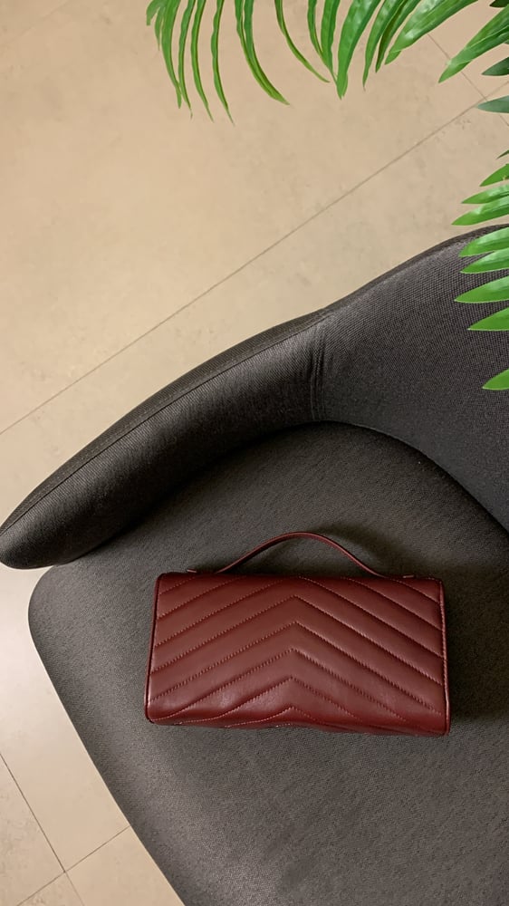 شنطة شانيل عنابي هارد وير (ذهبي) Chanel kelly cutمقاس 25cm
