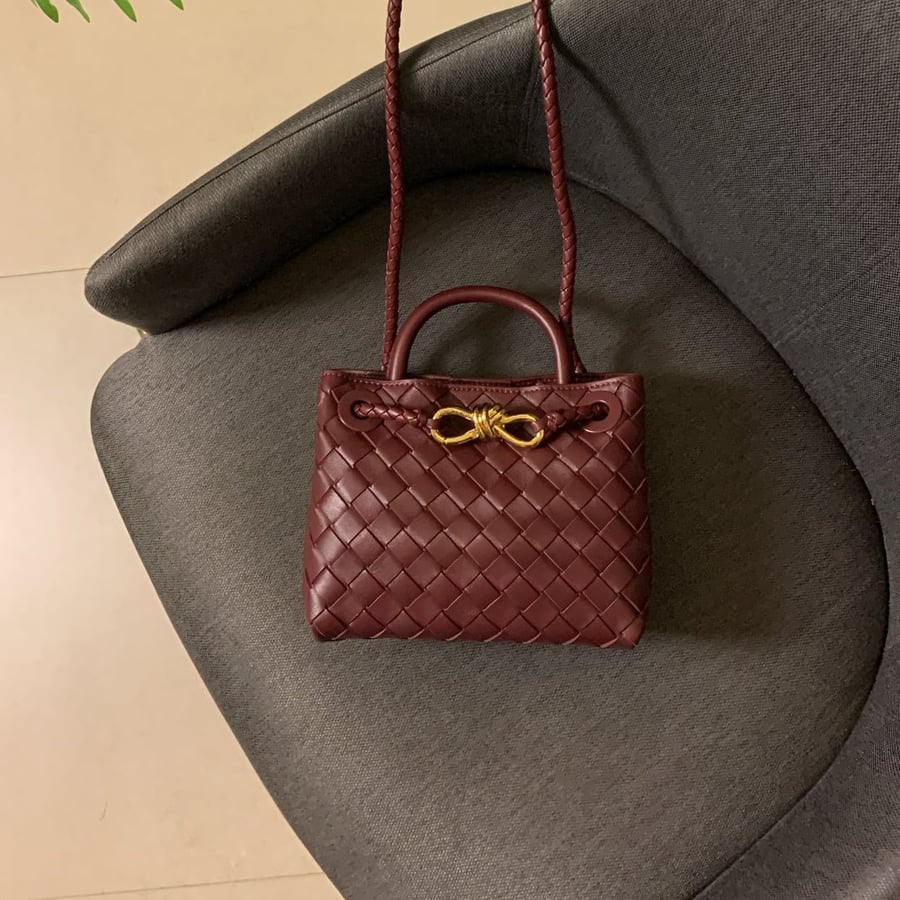 شنطة بوتيقا Andiamo عنابي "ذهبي"ميني مقاس 20cm