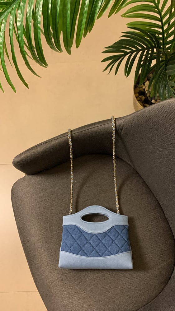 Chanel nano 31 chanel 24b ( جينز )مقاس 20cm