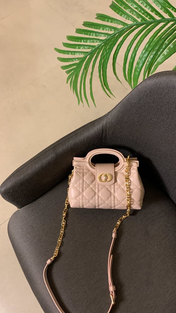 شنطة ديور بيبي بنك هارد وير"ذهبي" Jolie Top Handle مقاس 18.5cm ميني سايز