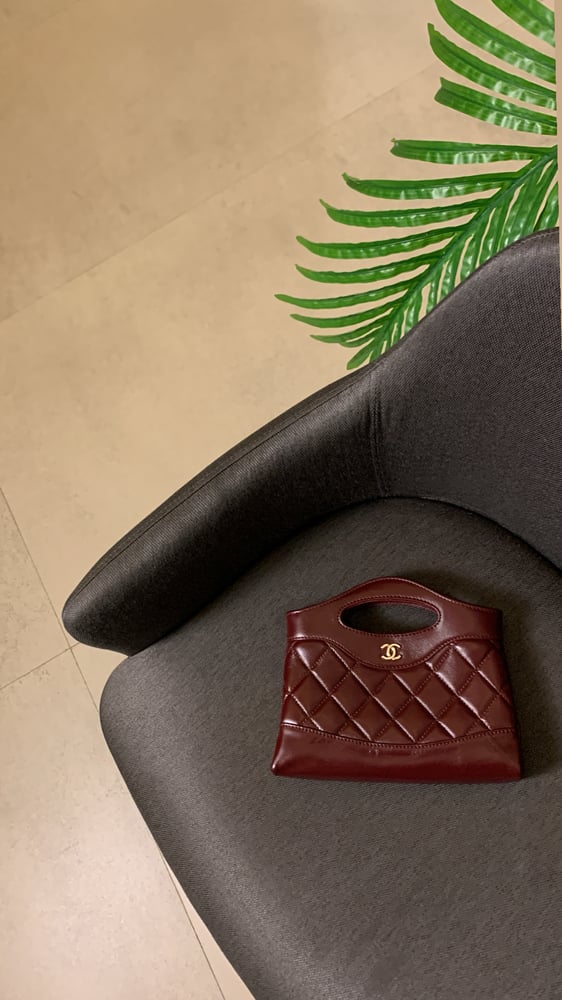 Chanel nano 31 chanel 24b (برغندي) مقاس 20cm