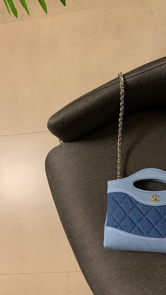Chanel nano 31 chanel 24b ( جينز )مقاس 20cm