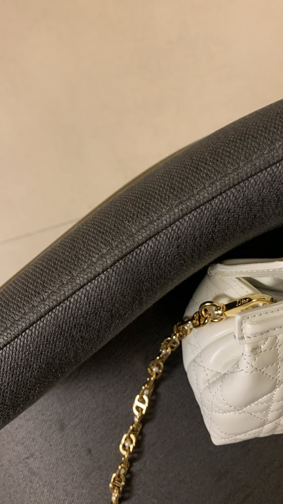 شنطة ديور ابيض هارد وير"ذهبي"Jolie Top Handle مقاس 18.5cm ميني سايز