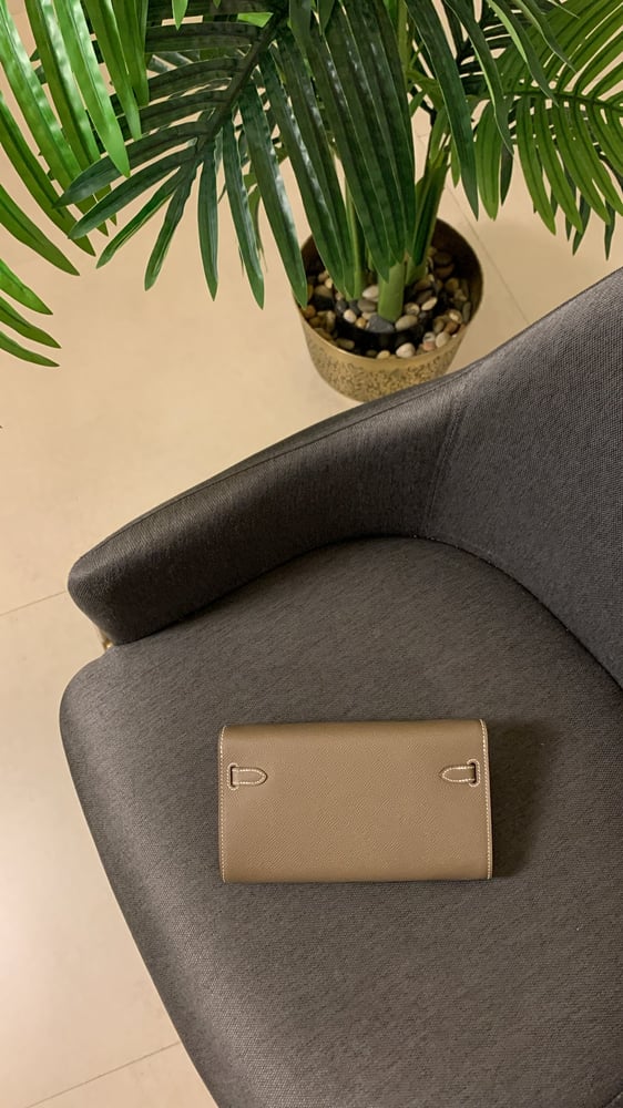شنطة ايرميز كيلي To Go ايتوب هارد وير "ذهبي" مقاس 20.5cm