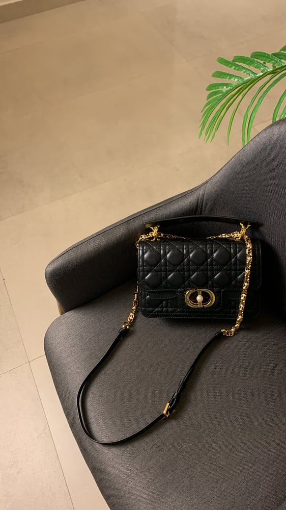 ديور Jolie مقاس 22cm