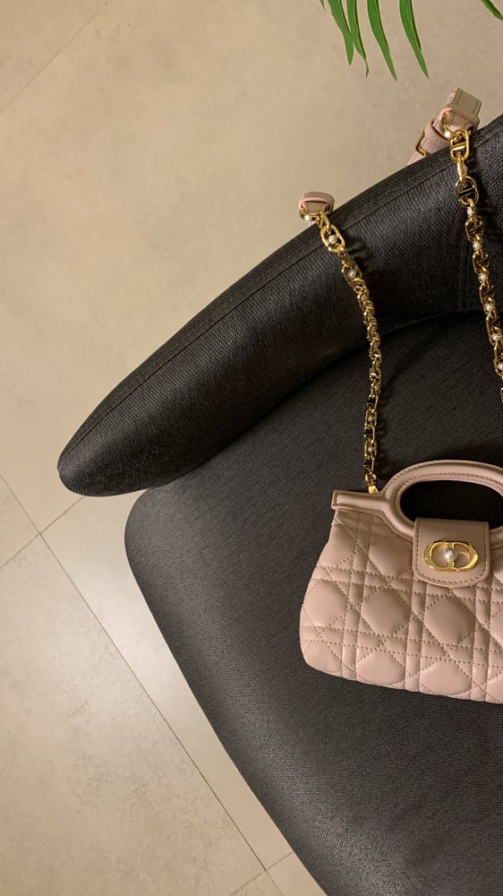 شنطة ديور بيبي بنك هارد وير"ذهبي" Jolie Top Handle مقاس 18.5cm ميني سايز