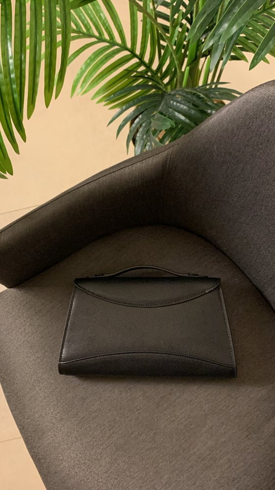 شنطة موينات غابرييل مقاس 26cm“ اسود مات "