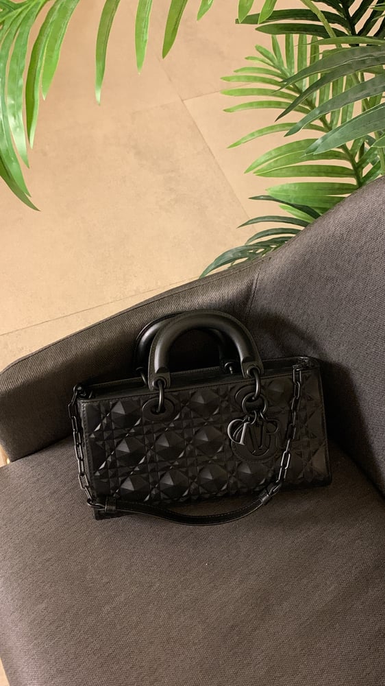 ديور دي جوي اسود مقاس 26cm