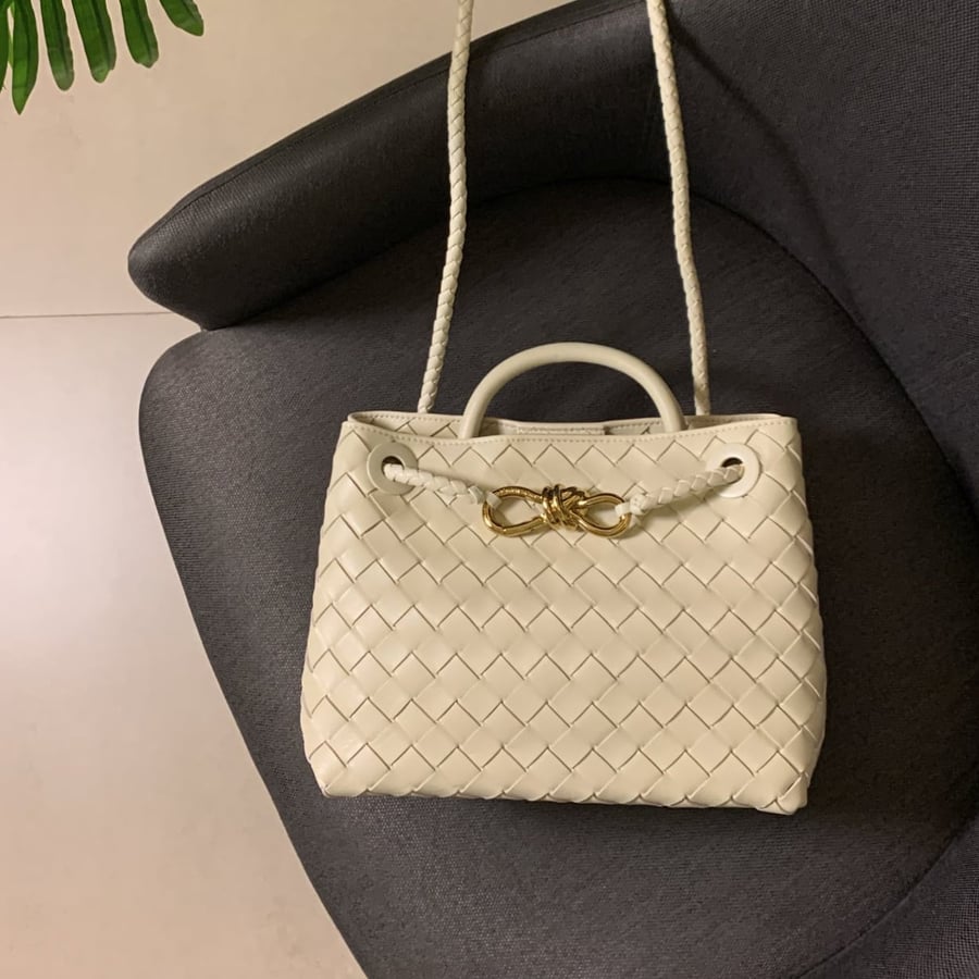 بوتيقا Andiamo اوف وايت "ذهبي"سمول مقاس 25cm
