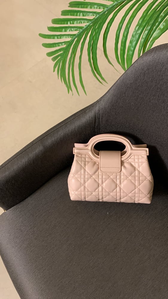 شنطة ديور بيبي بنك هارد وير"ذهبي" Jolie Top Handle مقاس 18.5cm ميني سايز