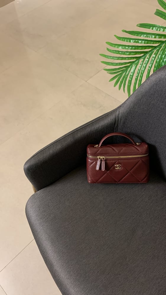 شنطة شانيل عنابي مقاس 19cm