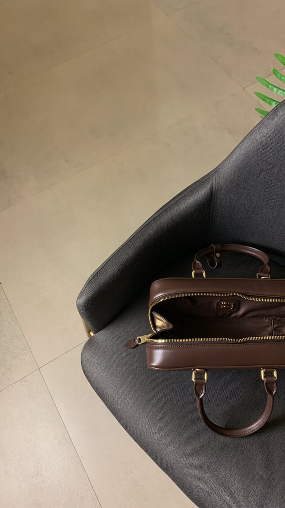 شنطة ميو ميو Arcadi بني  مقاس 27cm