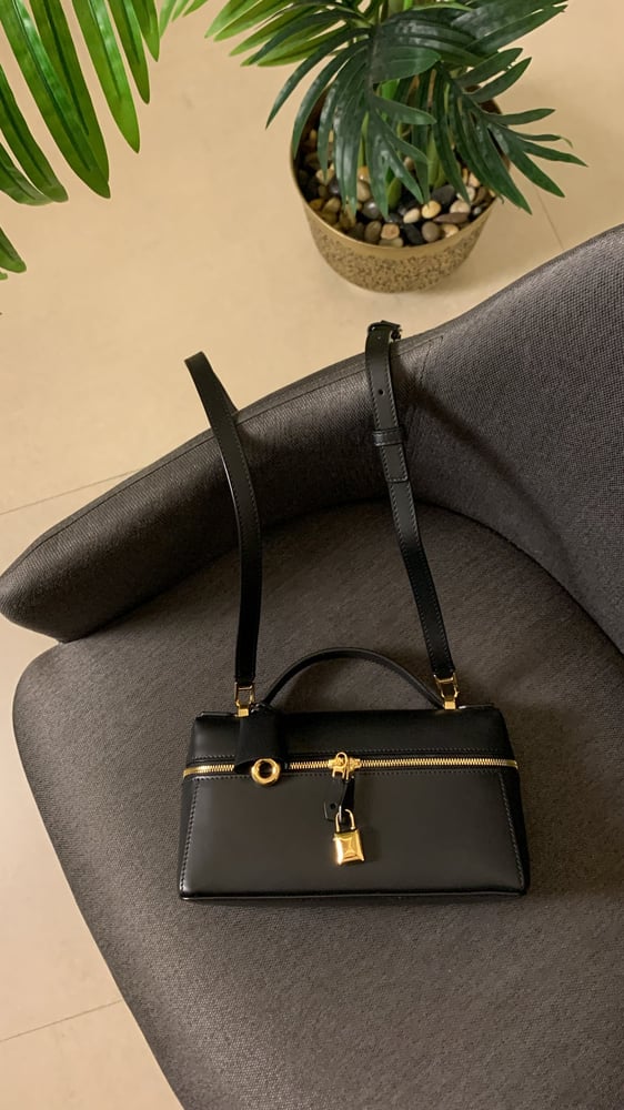 شنطة لوروبيانا اسود ميني هارد وير “ذهبي" مقاس 23cm