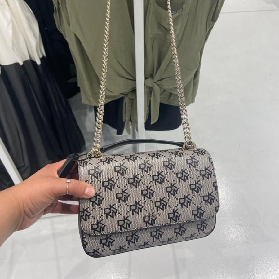 دكني سوداء