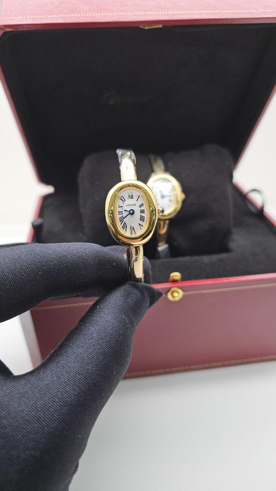 ساعة كارتير النسائية مع جميع ملحقاتها