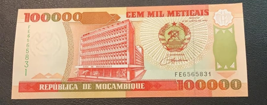 100000 متكاس موزمبيق 1993 م انسر