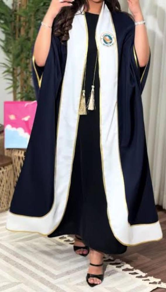 عبــاية تخــرج قطري