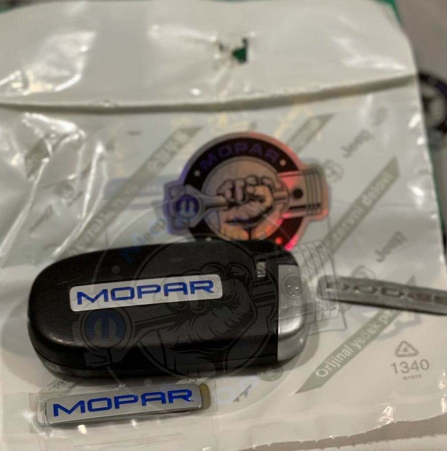 علامة مفتاح MOPAR