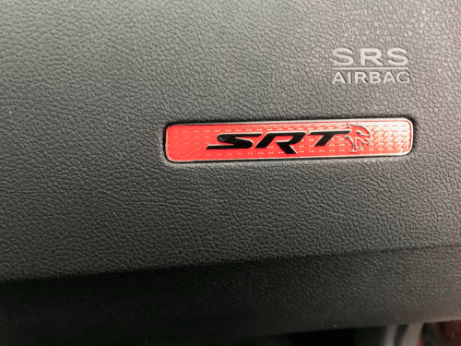 شعار طبلون Hellcat باللون الاحمر