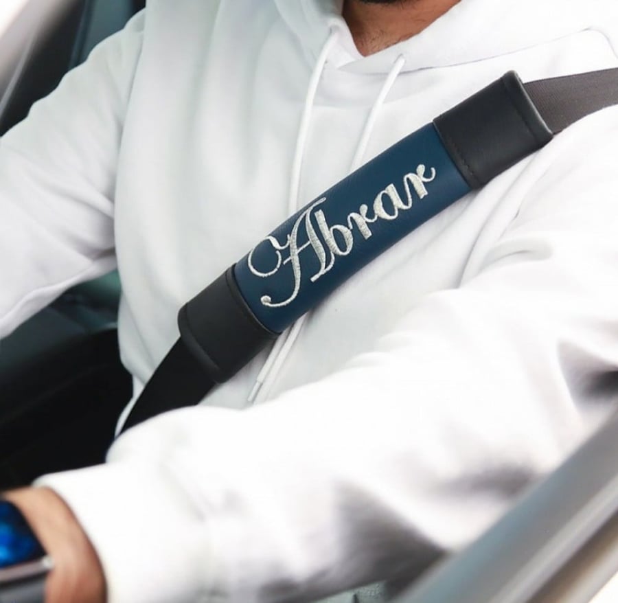 Multicolored and elegant seatbelt grip.