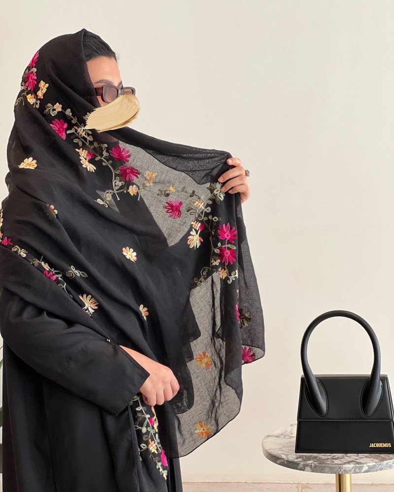 تفته طايح مع طرحة مشجره