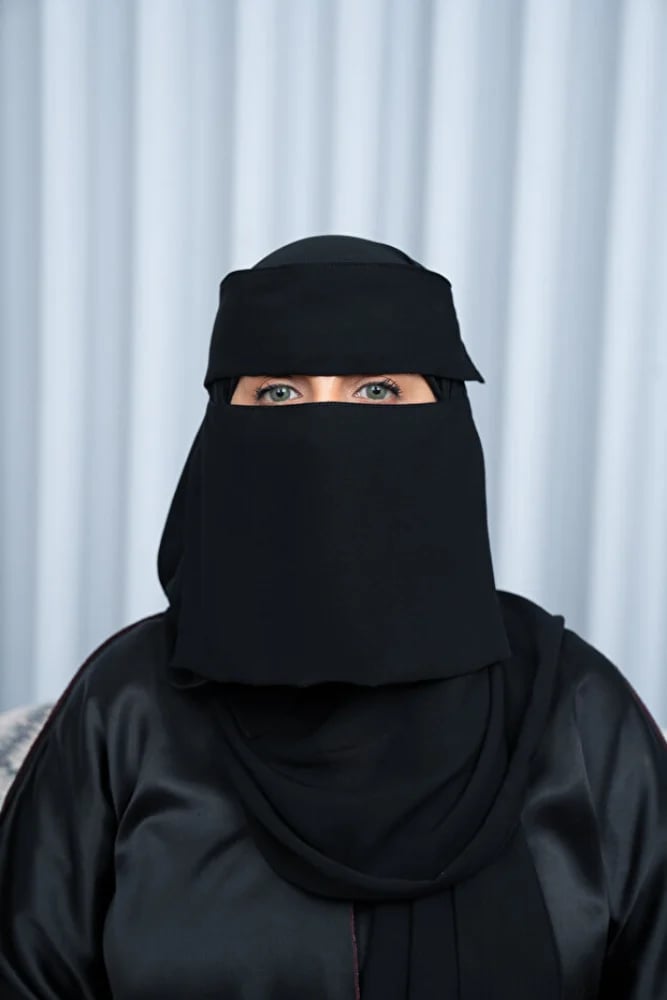 LAVİNİA – نقاب نسائي بزوايا مطاطية معززة مقاس 12×7 بوصة