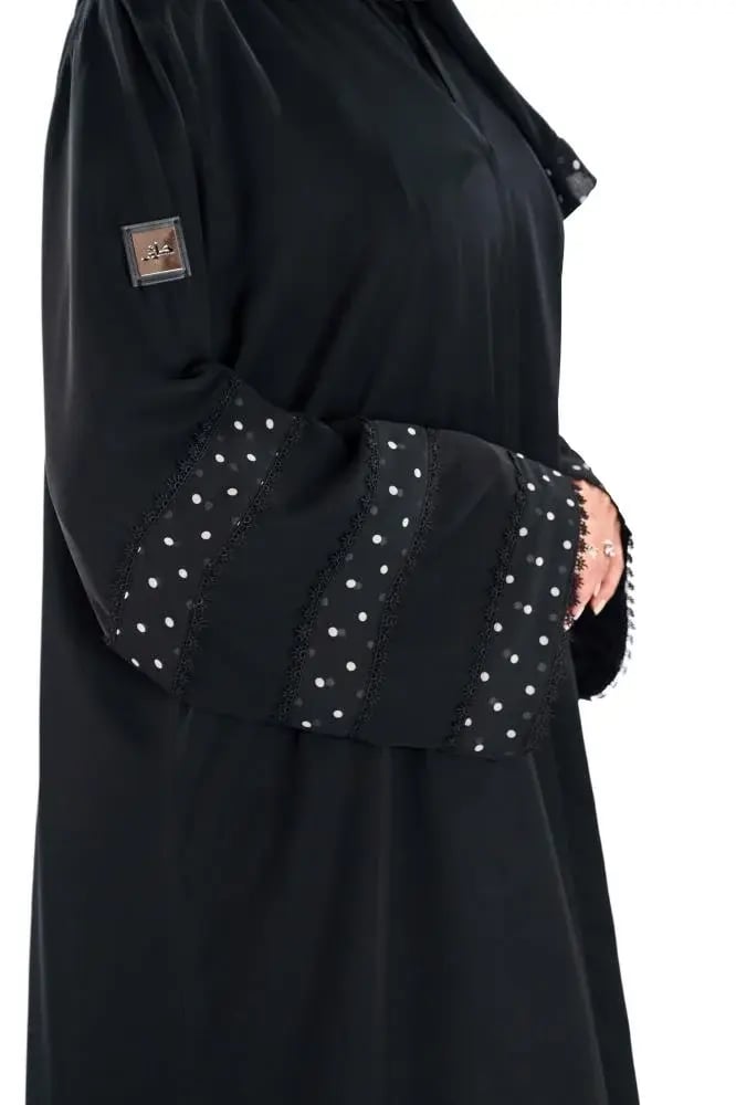 عباية بقماش منقط