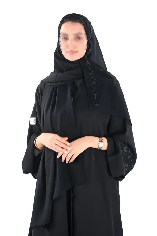 عباية ربع كلوش بتطريز اسود
