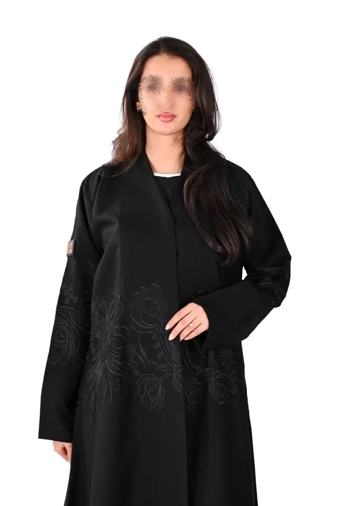 عباية كريب بتطريز اسود