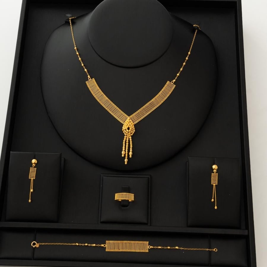 طقم ذهب عيار 21