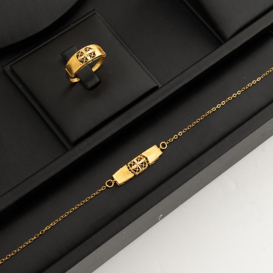 طقم ذهب عيار 21