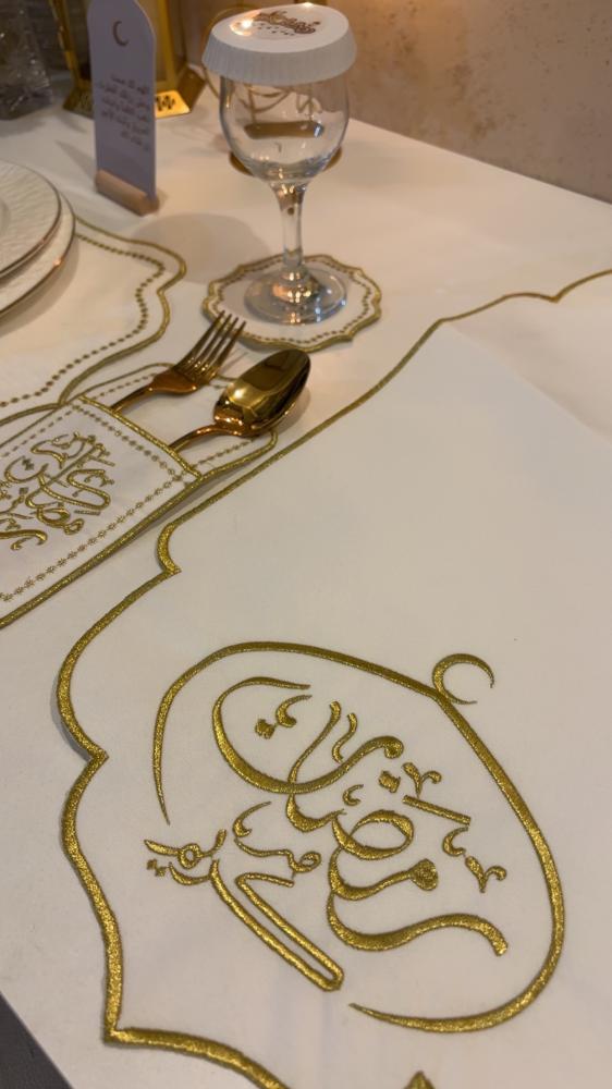 طقم مفارش طاوله 6 اشخاص