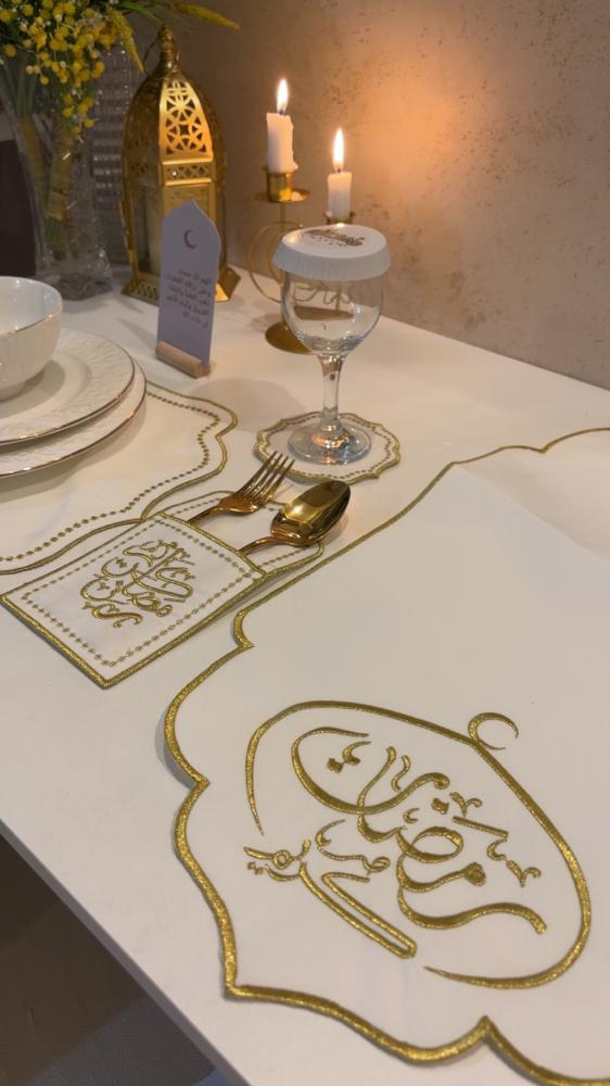 طقم مفارش طاوله 6 اشخاص