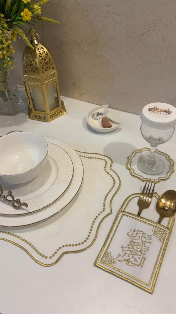 Gold embroidery bed linen set for 6 persons