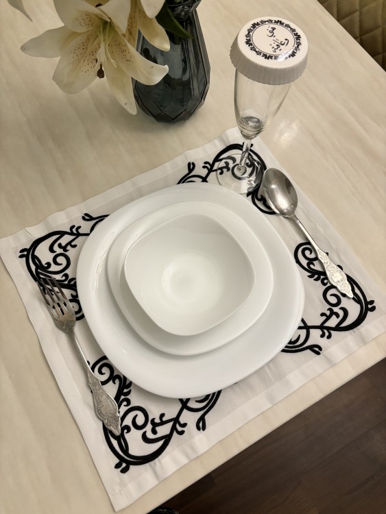 مفرش صحن تطريز أسود
