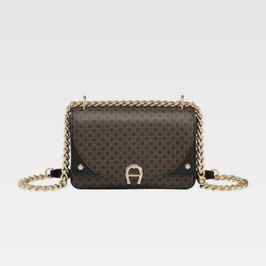 حقيبة aigner