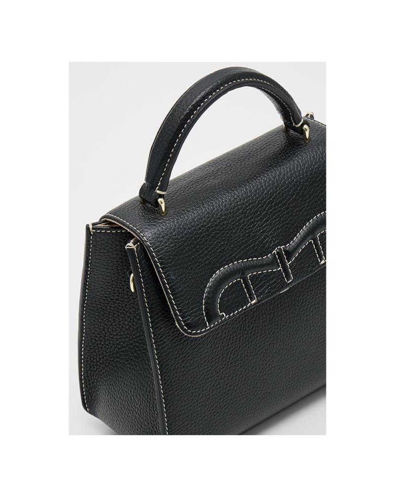 حقيبة aigner