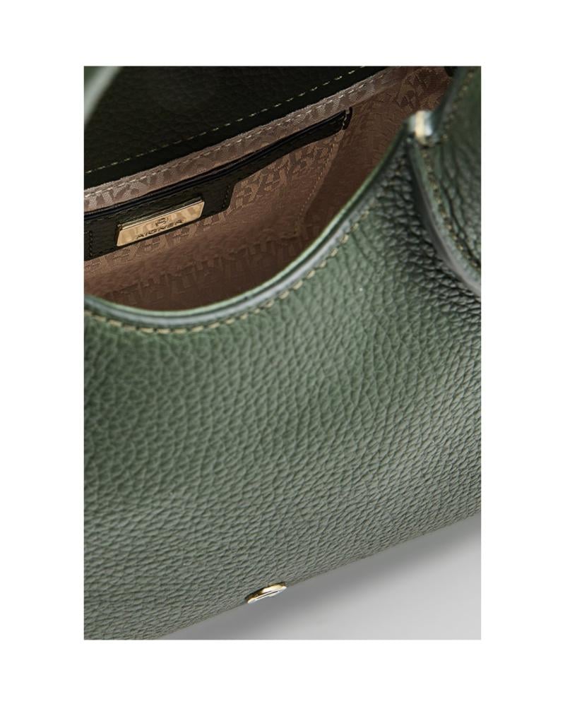 حقيبة aigner s
