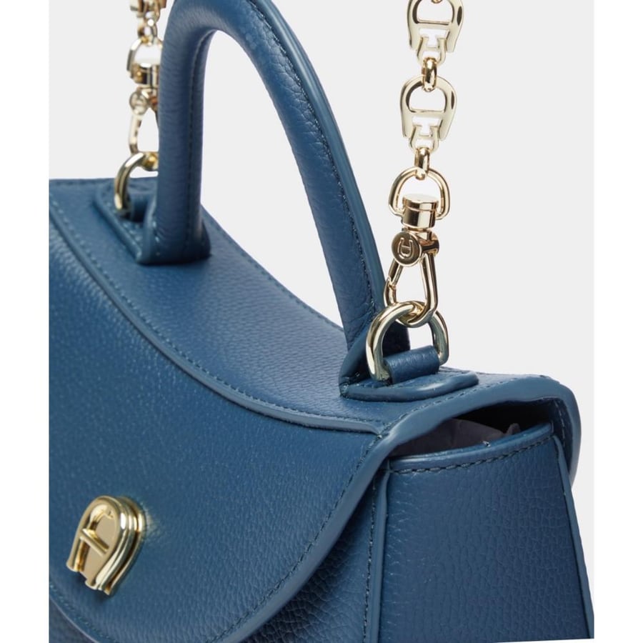 حقيبة  aigner