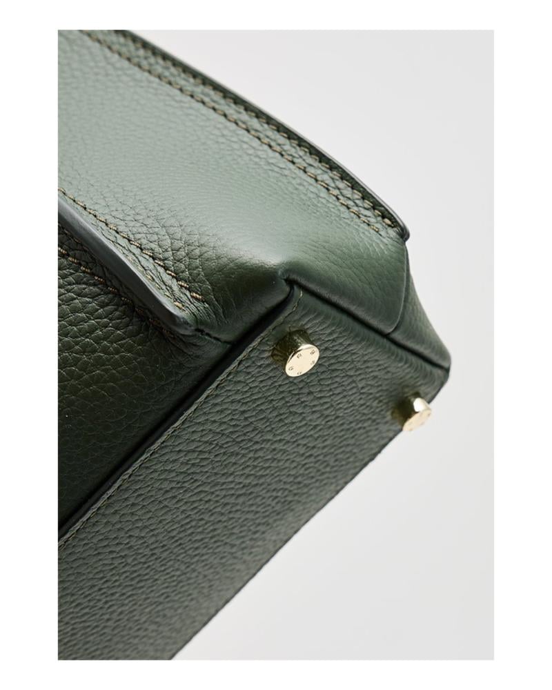 حقيبة aigner s