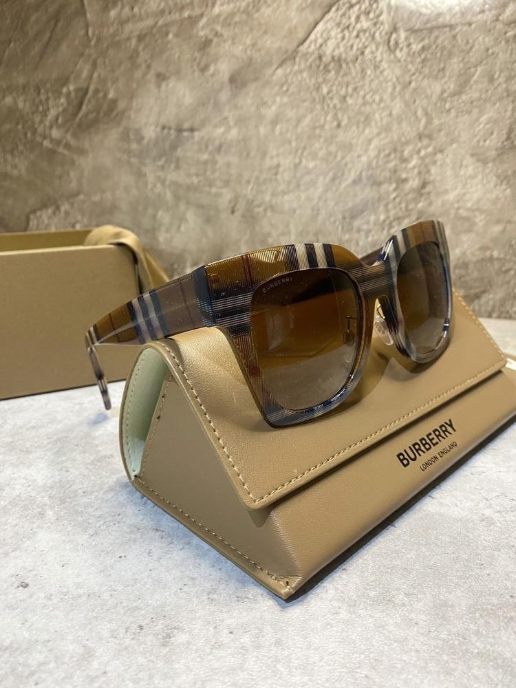 نظارة burberry
