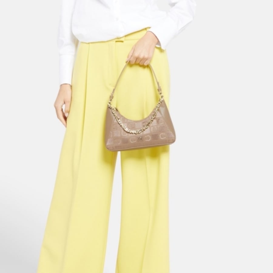 حقيبة aigner