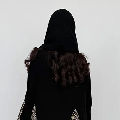 طرحة ليزر مع تطريز ذهبي