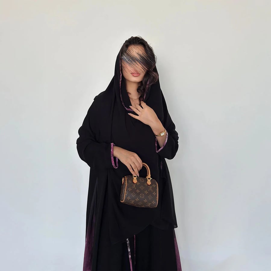عباية كريب ملكي كلوش مع جوانب وردي من AS Abaya