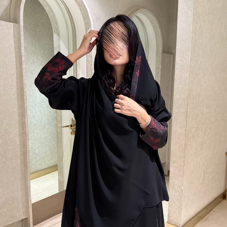 طرحة ليزر أسود مع شريط تفتة أمامي