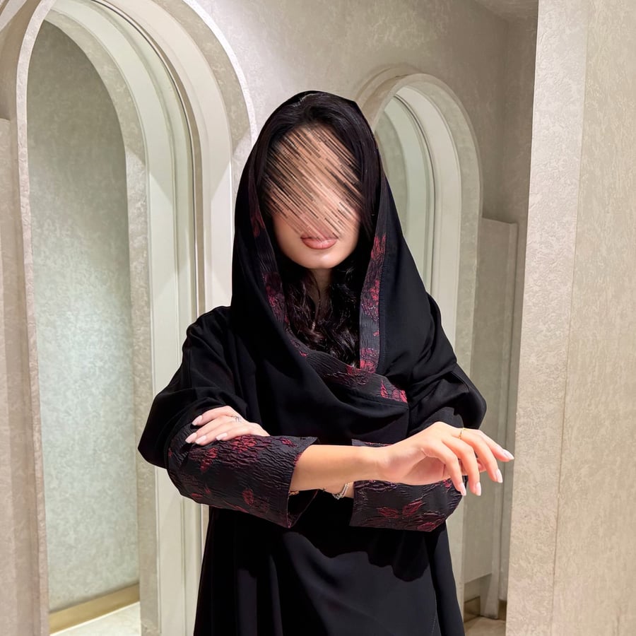 طرحة ليزر أسود مع شريط تفتة أمامي