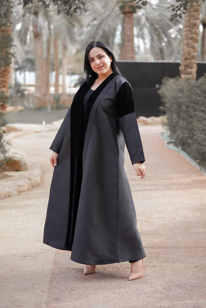 عباية قماش مخمل معى تفته استرتش #1030