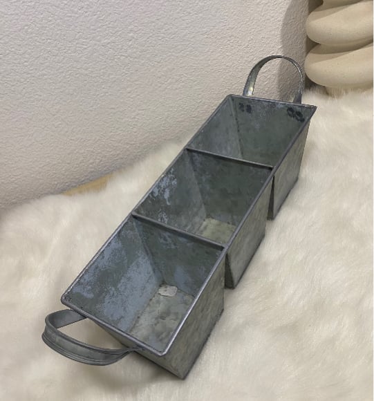 العلبة المجلفنة الريفية مثالية لتنظيم وتجميل  الحديقة المنزل او تجميل المكتبه والمنتزهات في الهواء الطلق وللزينة