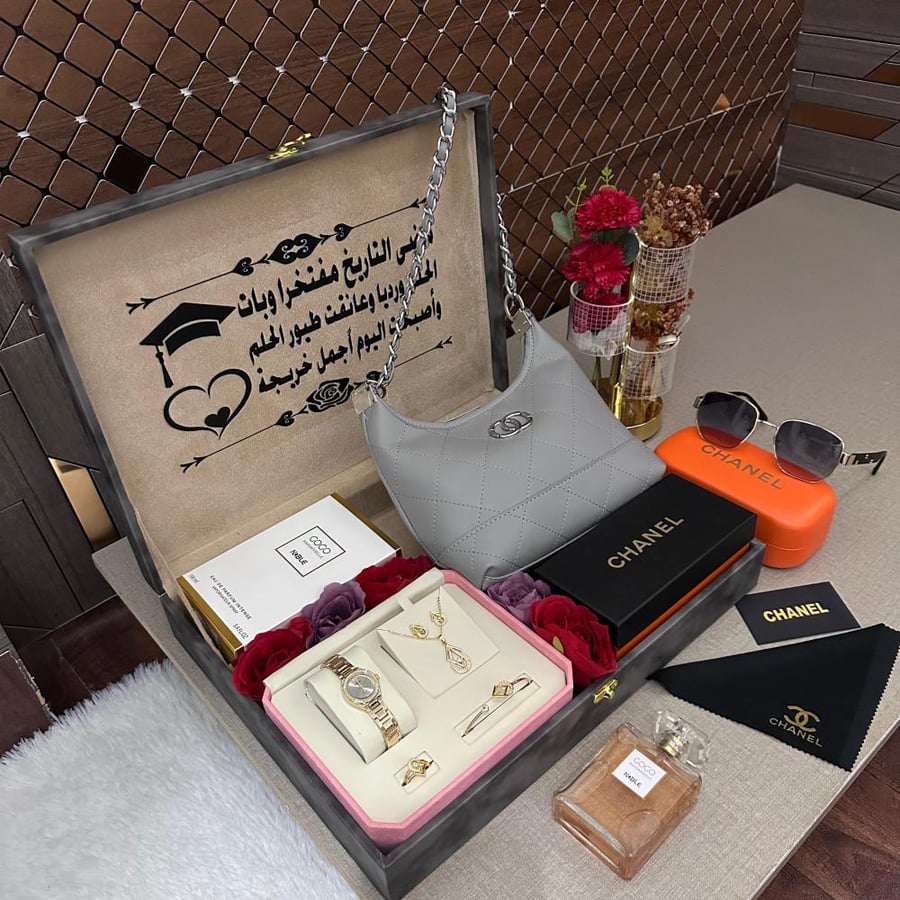 بكس شنطه  تخرج نسائي 2026