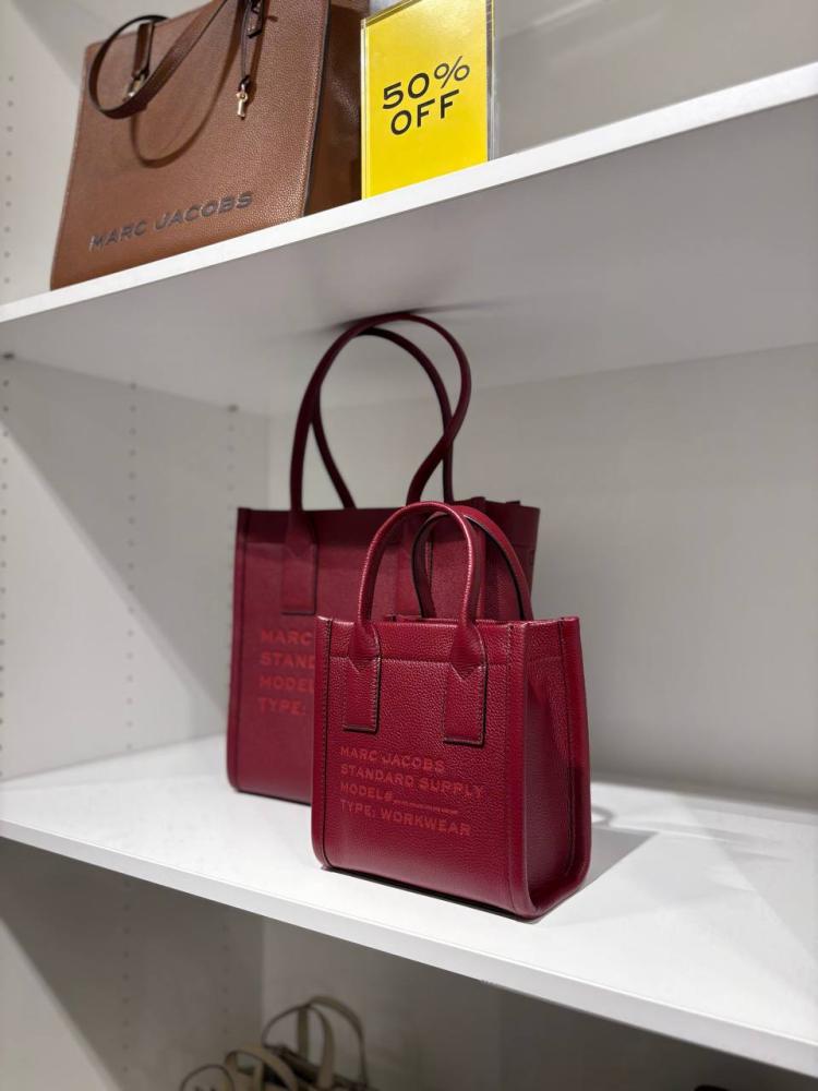 مارك جيكوبز | MARC JACOBS